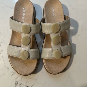 Vionic Women's Beige Slide Sandals
